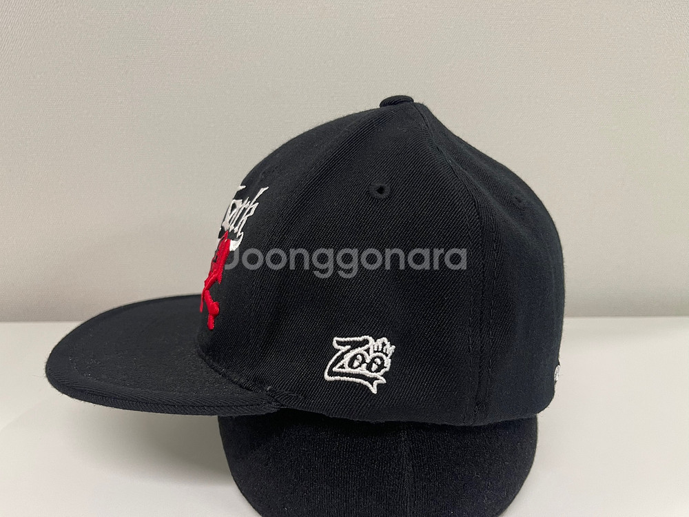 주욕 ZOO YORK 스컬 피티드 캡 블랙--1