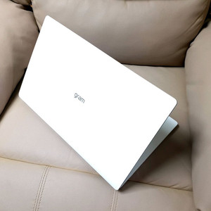 22년 민트급 LG그램 코어i7 16GB 윈11 초경량