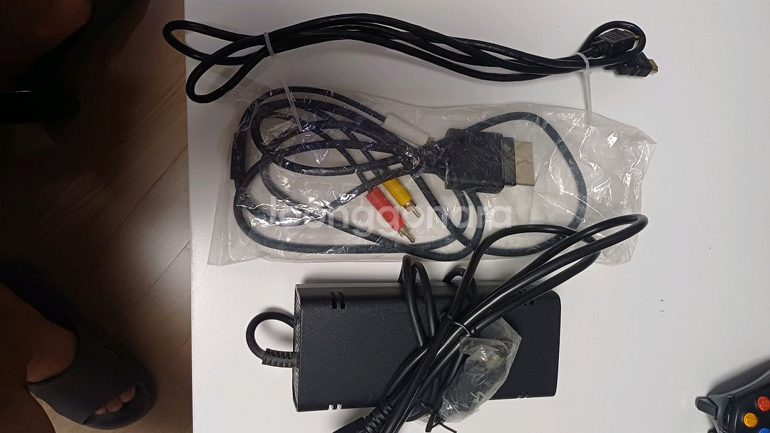 엑박 xbox360 250GB S 모델 팝니다--9