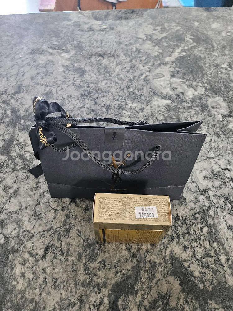 입생로랑 엉크르 드 뽀 쿠션 25호 새상품--3