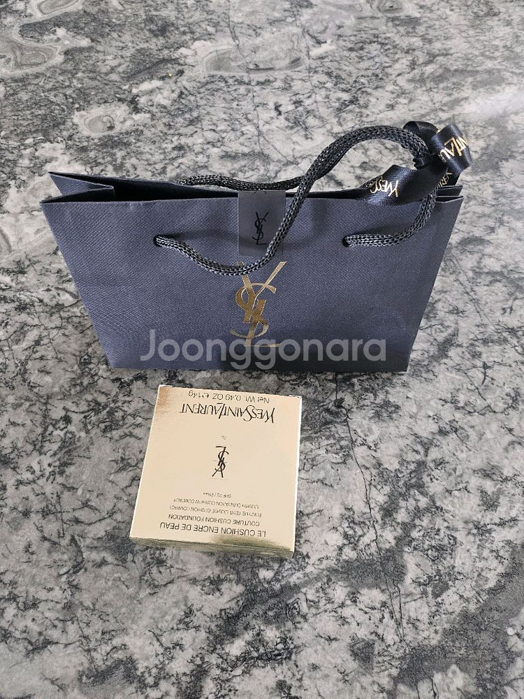 입생로랑 엉크르 드 뽀 쿠션 25호 새상품--2