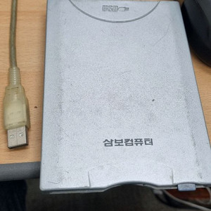 USB 외정형 FDD 입니다