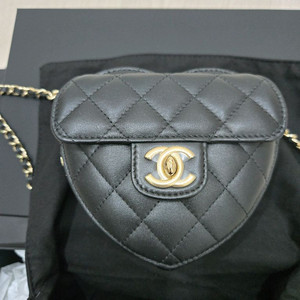 샤넬 하트백 AP2784 블랙 금장 내장칩 새상품