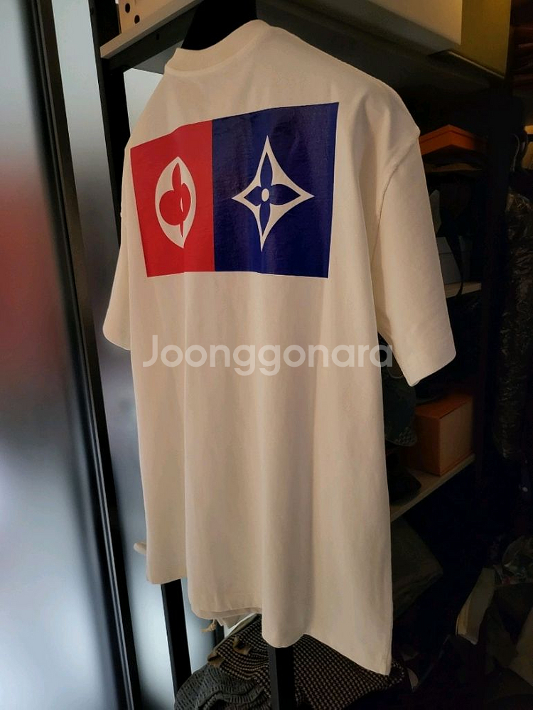 루이비통 로고 모노그램 플라워 프린티드 티셔츠--2