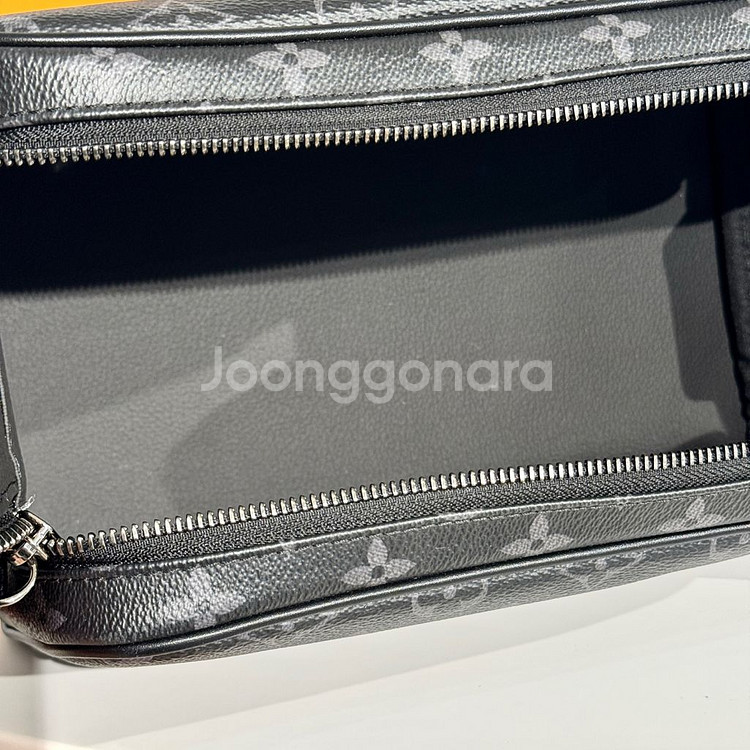 [신품급]루이비통 이클립스 돕키트 파우치 클러치백--9