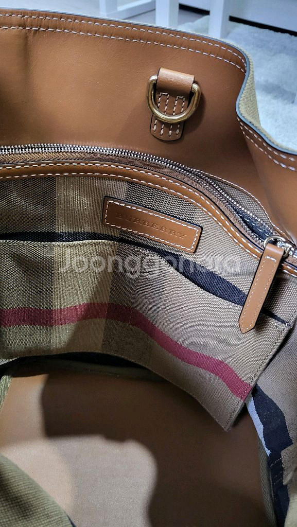 버버리 호보백--1