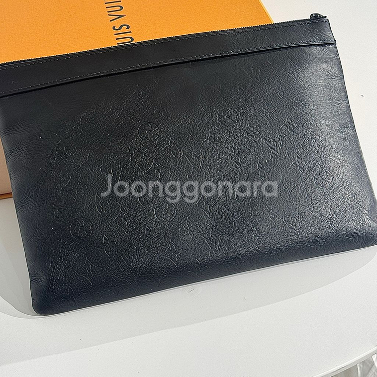 [정품]루이비통 쉐도우 디스커버리 클러치 M62903--2