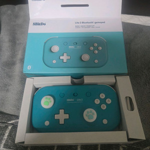 8BitDo Lite 2 게임패드 팝니다