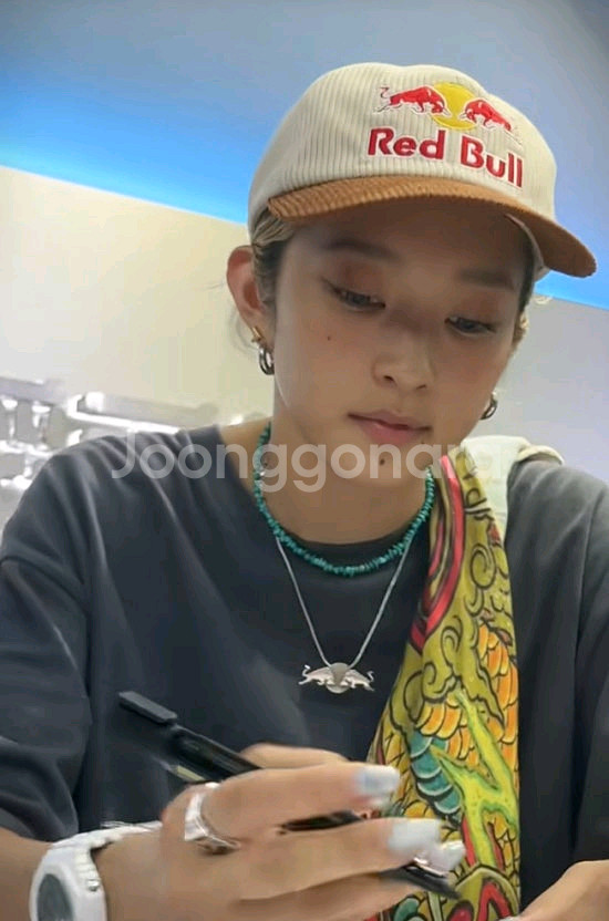 레드불 코듀로이 볼캡 쿄카 모자--1