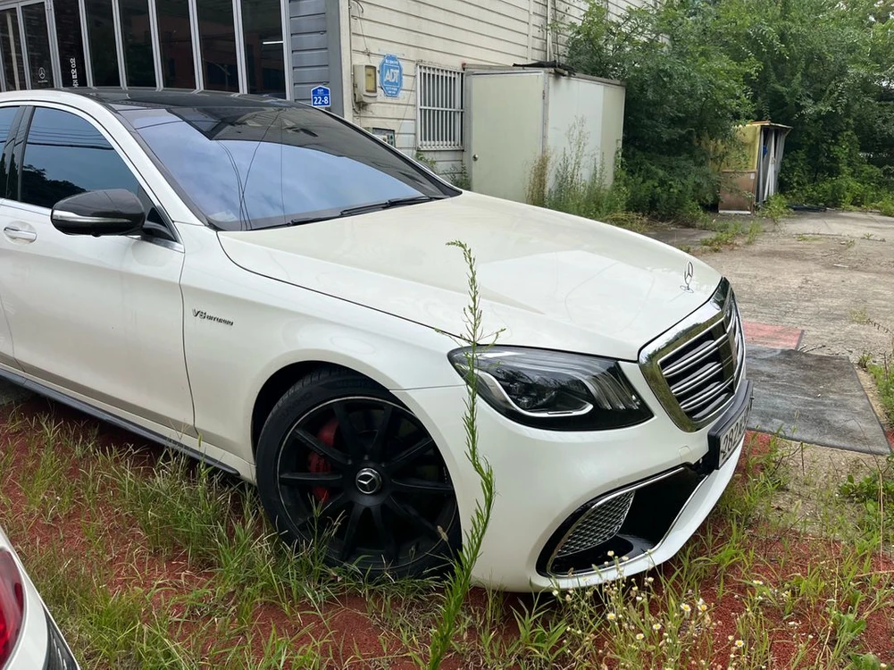 W222 전기형 을 후기형 s65 amg 라이트 3줄 이미지