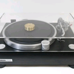 야마하 GT 2000 턴테이블