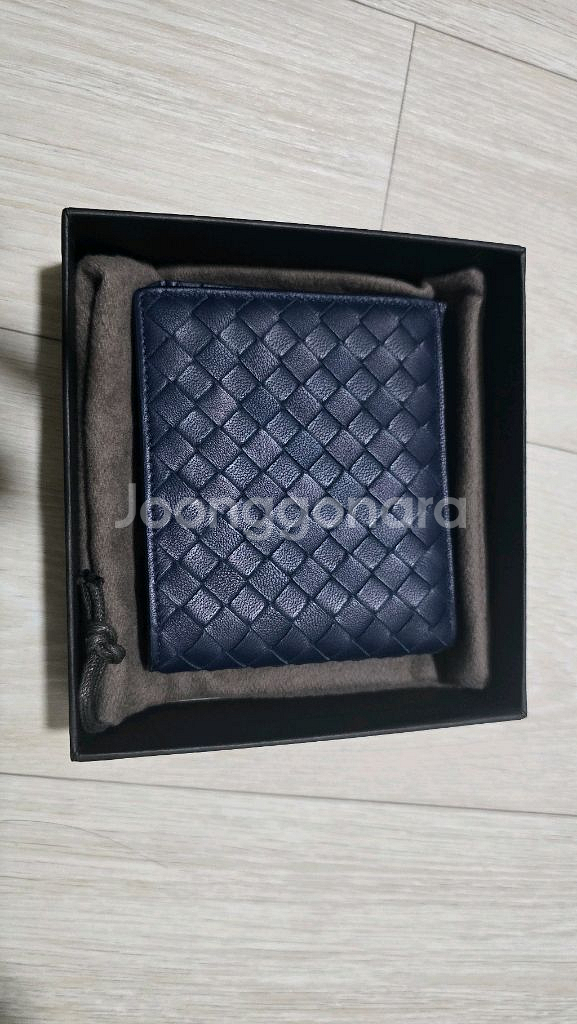 보테가베네타 지갑 팝니다--1