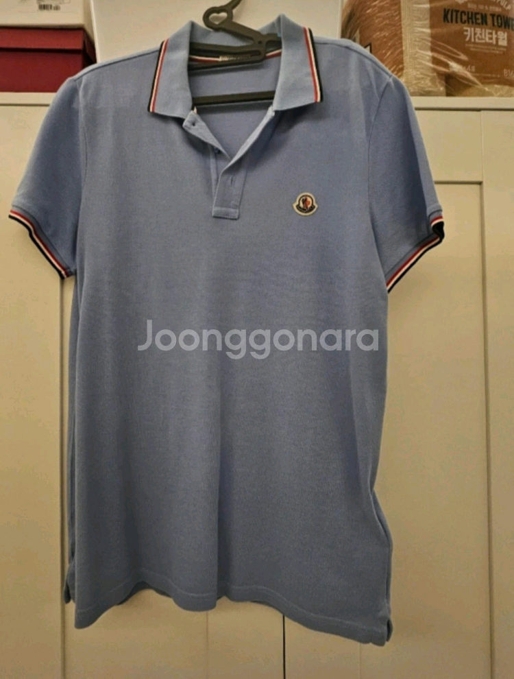 몽클레어 남성 폴로티셔츠 M사이즈 팔아요--0
