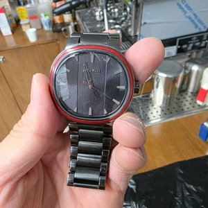 닉슨시계 이미지