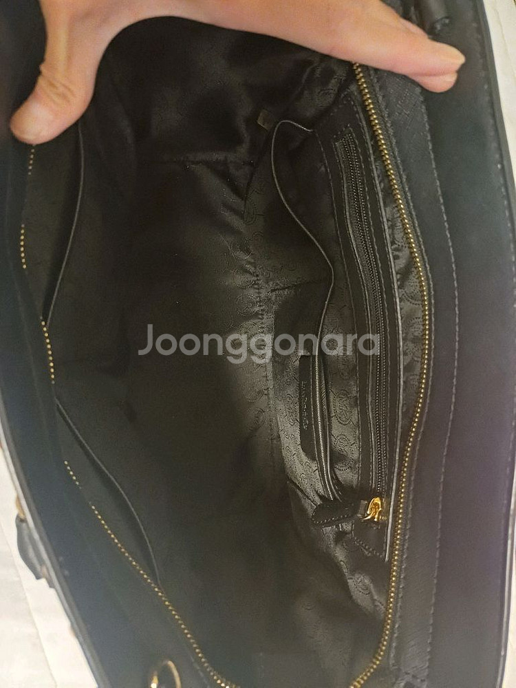 마이클코어스 스터드 토트백 블랙--1