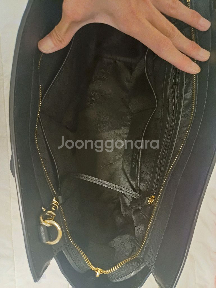 마이클코어스 스터드 토트백 블랙--2