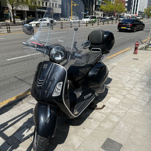 베스파 GTS125 블랙 스쿠터
