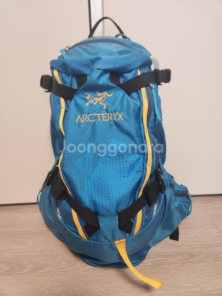 아크테릭스 CHILCOTIN Riptide 20L--0