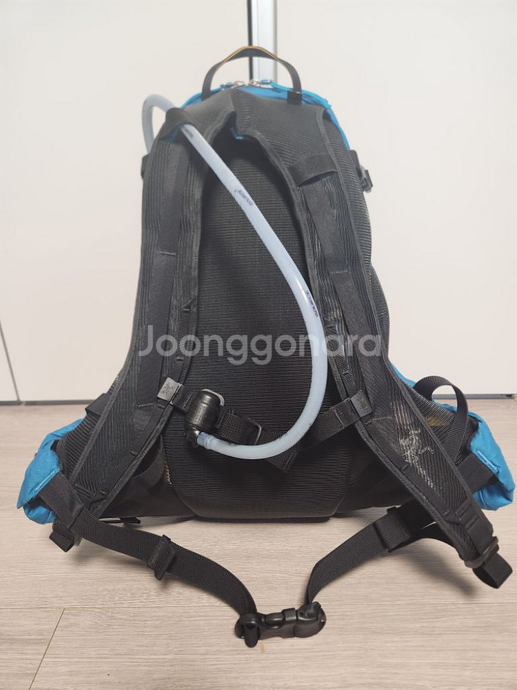 아크테릭스 CHILCOTIN Riptide 20L--3