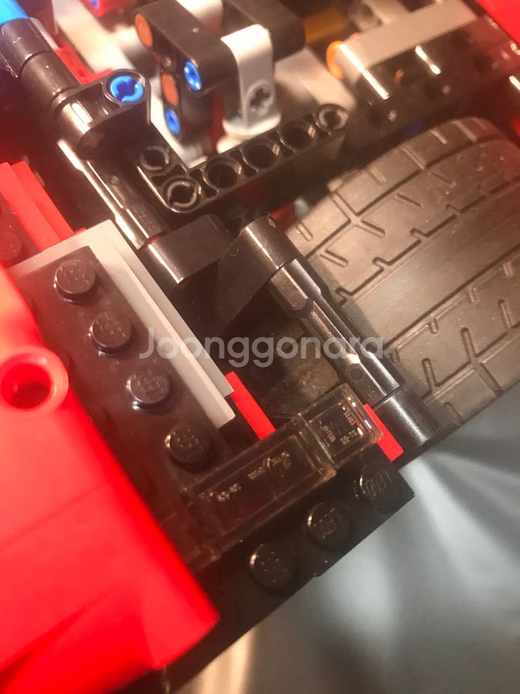 레고 LEGO 42143 페라리 데이토나 SP3 조립--5