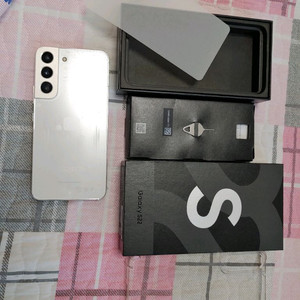 S급 ㅡ 자급제 ㅡ 갤럭시 S22 256GB + 풀박