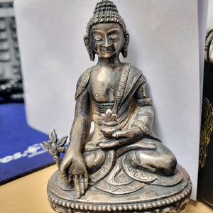은 불상입니다
