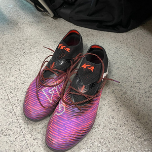 푸마 축구화 퓨처8 얼티메이트 mg 270