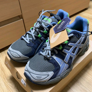 아식스 젤님버스9 새제품 사이즈 265