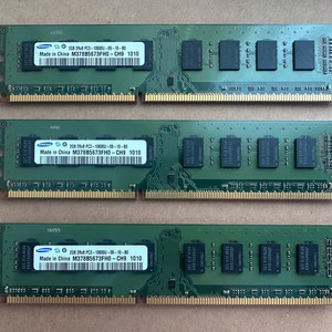 삼성 2GB PC3-10600U 램 3개