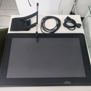 와콤신티크22 타블렛 DTK-2260