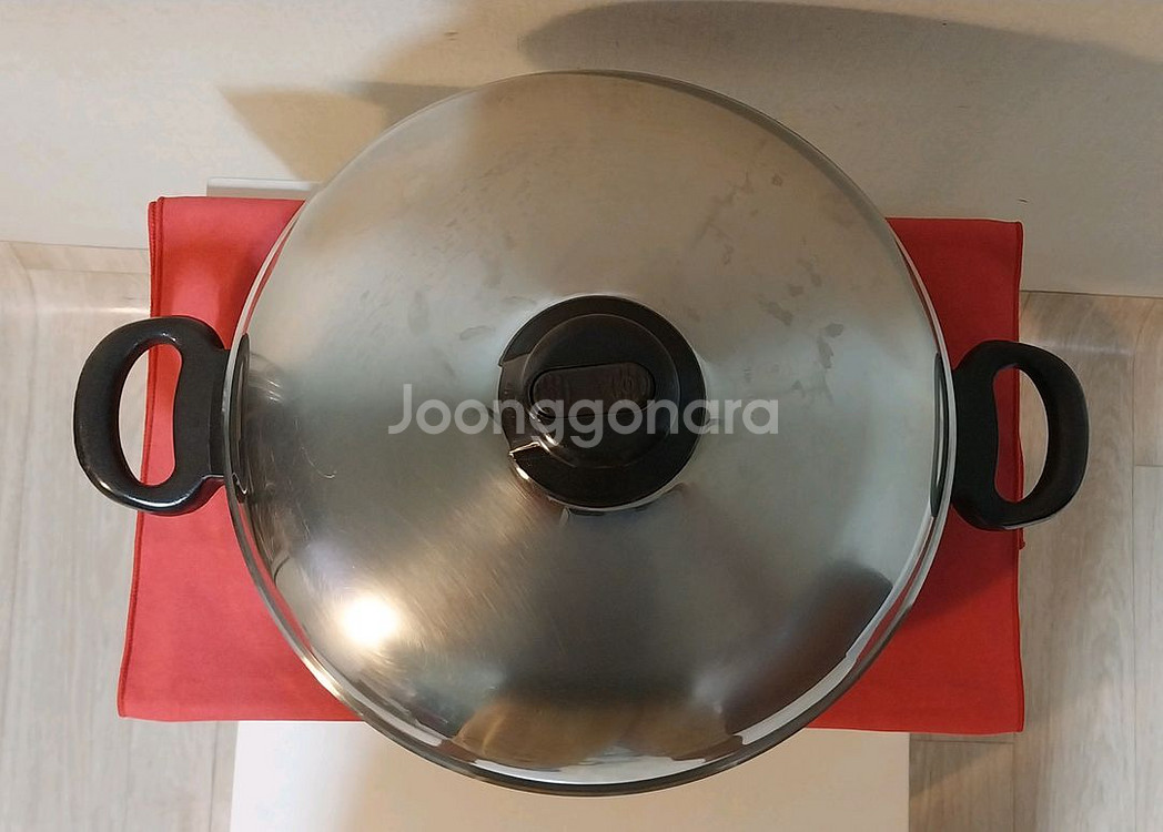 (중고)휘슬러 전골냄비 팝니다.(28cm)--2