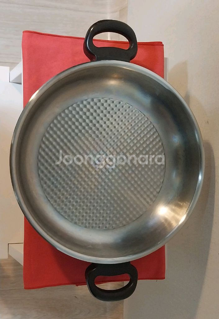 (중고)휘슬러 전골냄비 팝니다.(28cm)--3