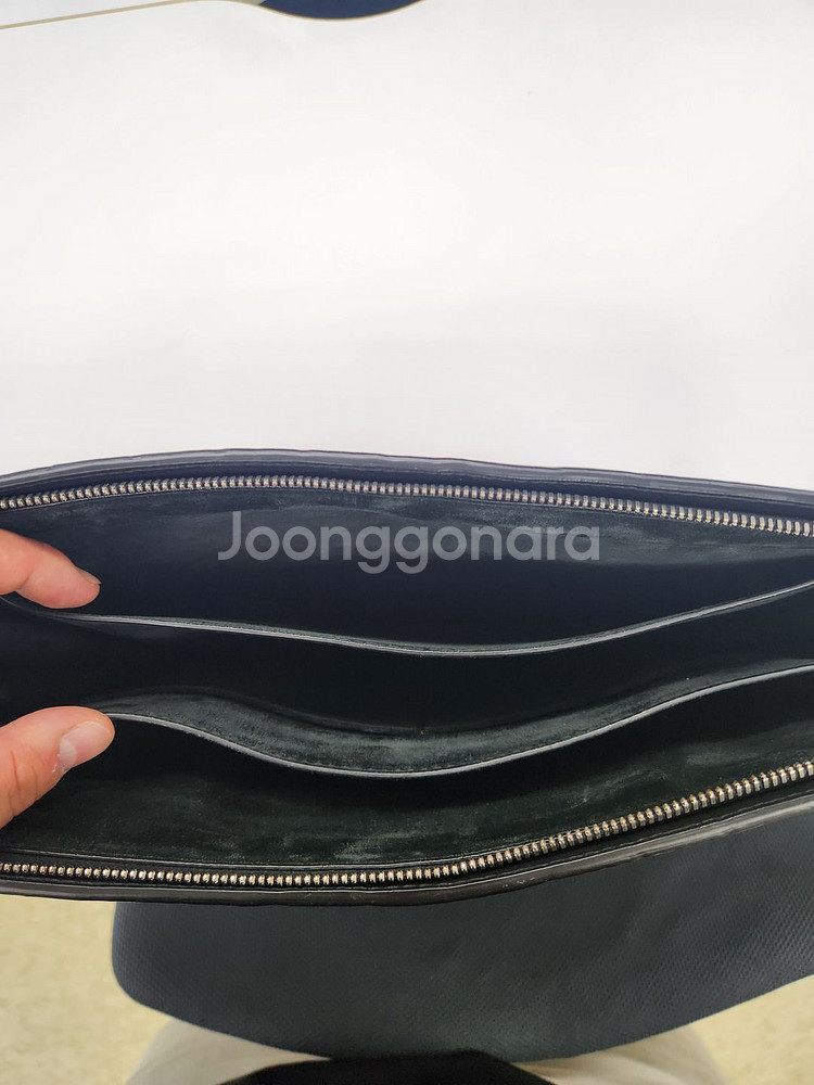 보테가베네타 도큐먼트 클러치백 팔아요--0