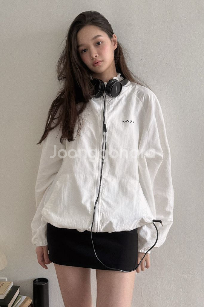 인지액티브 나일론 윈드브레이커 화이트--1