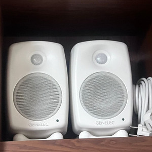GENELEC 8020D 화이트