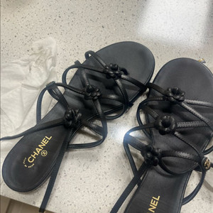 샤넬 미니 까멜리아 샌들