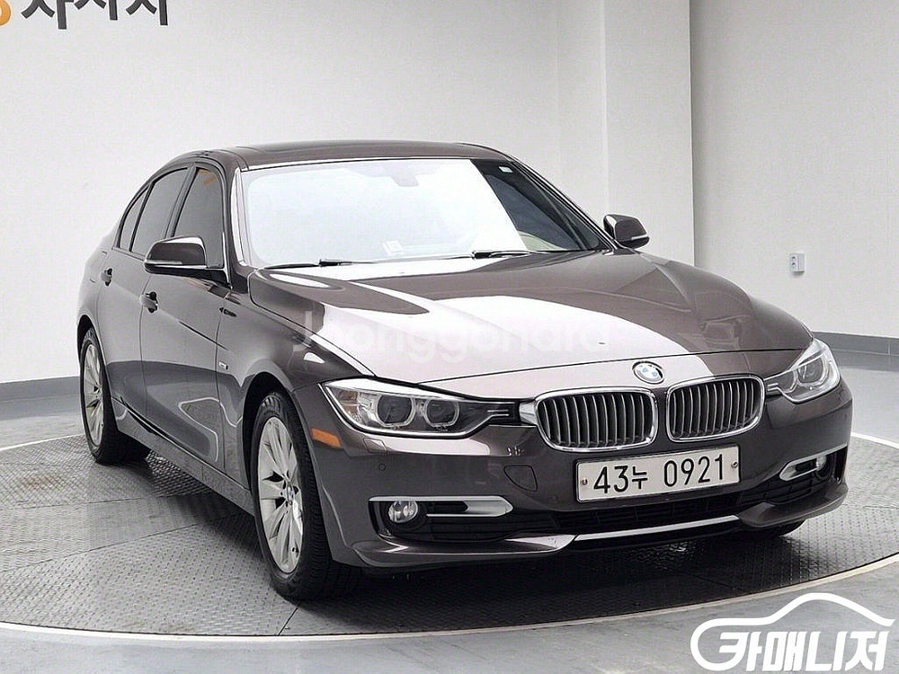 [BMW]3시리즈 (F30) 320d 모던 (5인승)--3