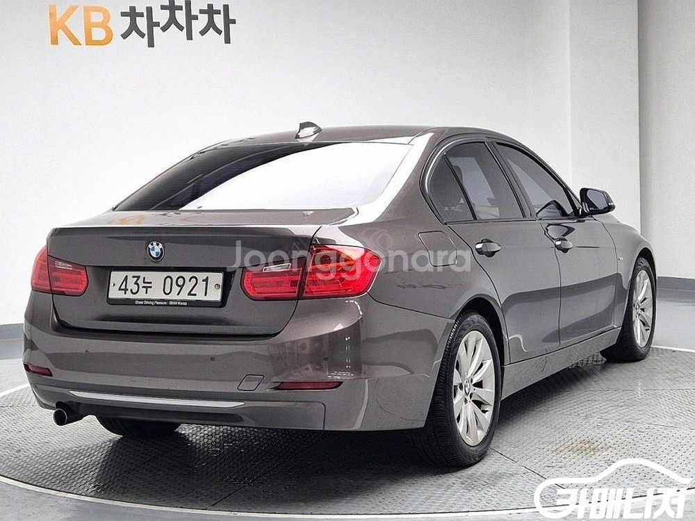 [BMW]3시리즈 (F30) 320d 모던 (5인승)--2