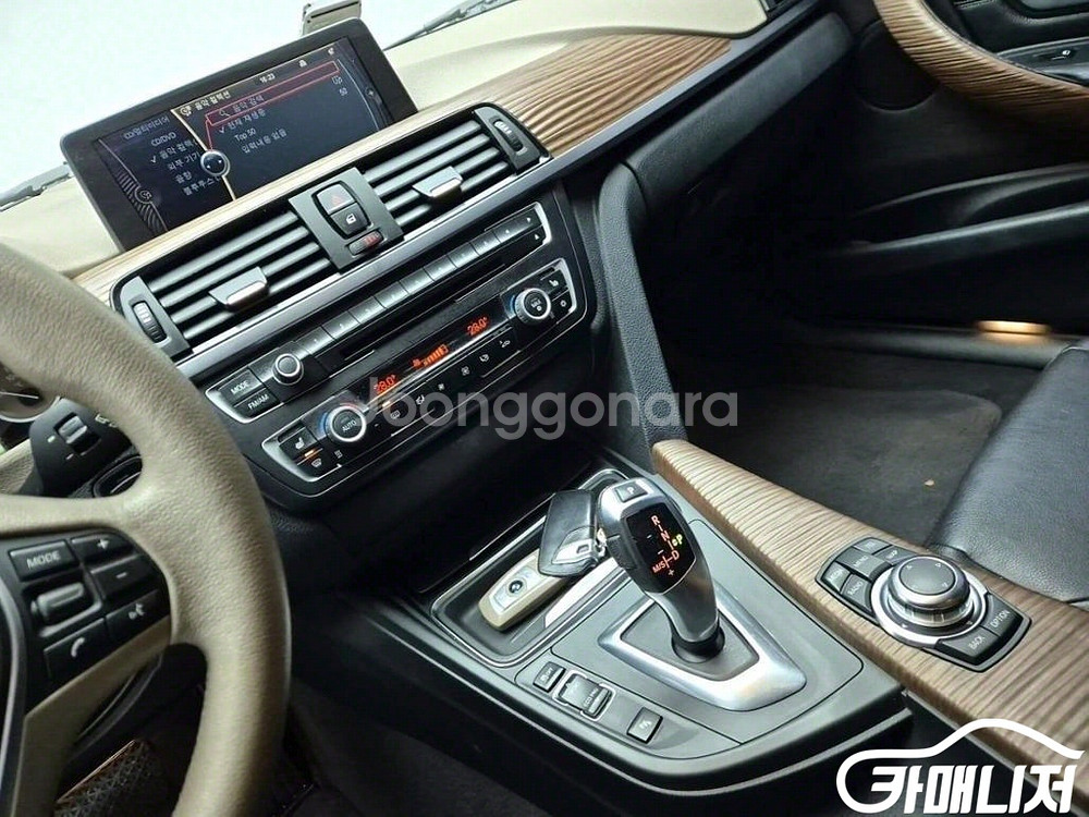 [BMW]3시리즈 (F30) 320d 모던 (5인승)--9