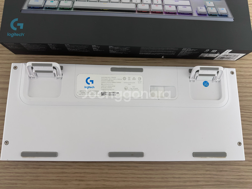 G913 TKL 화이트 택타일--1
