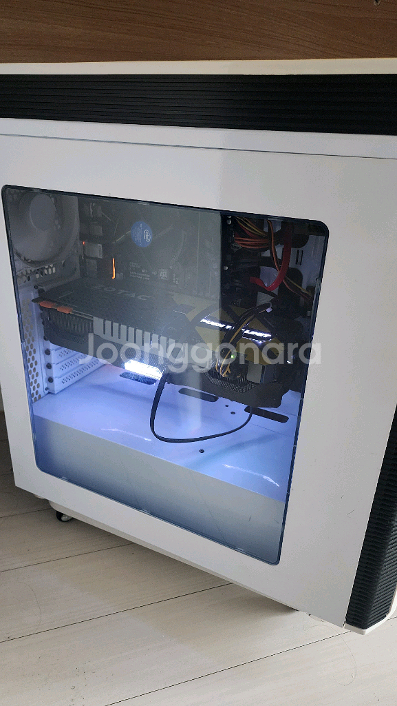 컴퓨터 본체(I7-6700/1070)+32인치 모니터--0