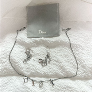 Dior 디올 정품 귀걸이, 목걸이 4종 판매