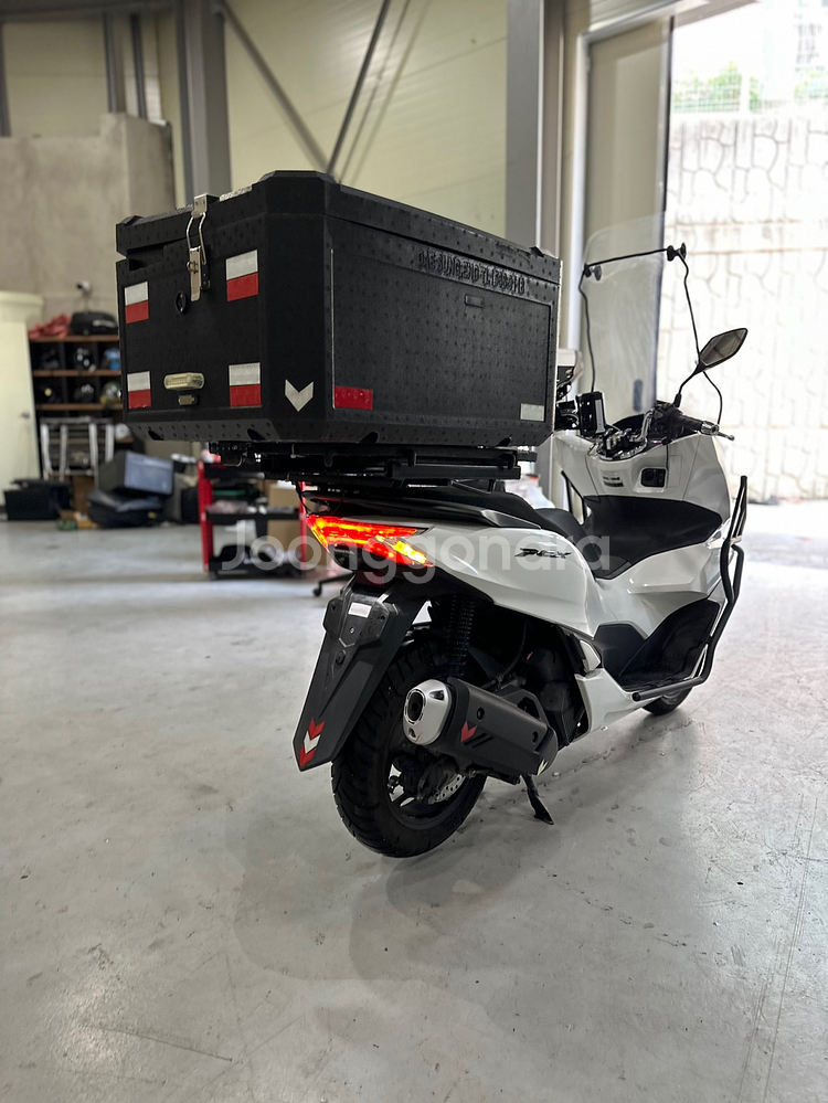 23년식 혼다 PCX125 ABS 1천Km 앞뒤블박--6