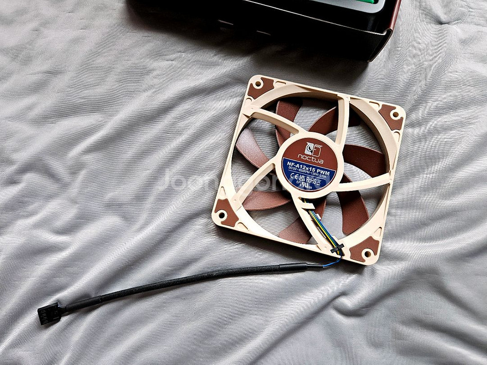 녹투아 NF A12x15 PWM 120mm 팬--1