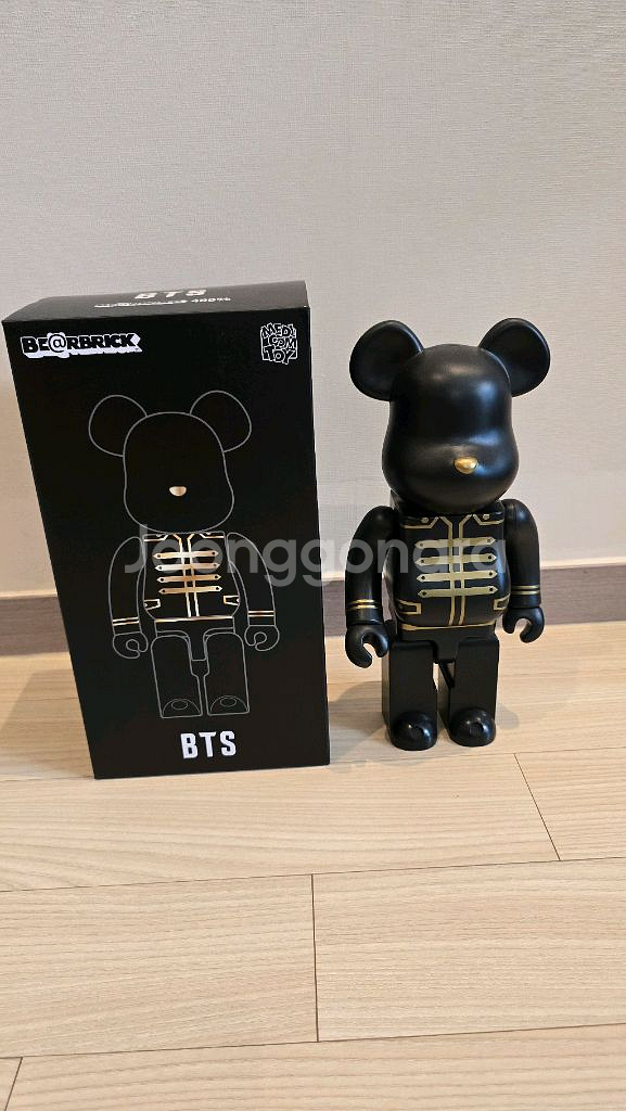 베어브릭 bts 400%&100% 같이 세트로 팔아요--1