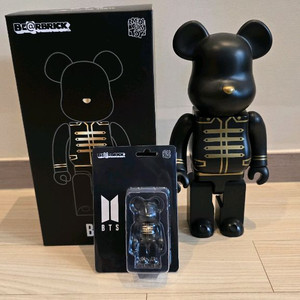 베어브릭 bts 400%&100% 같이 세트로 팔아요
