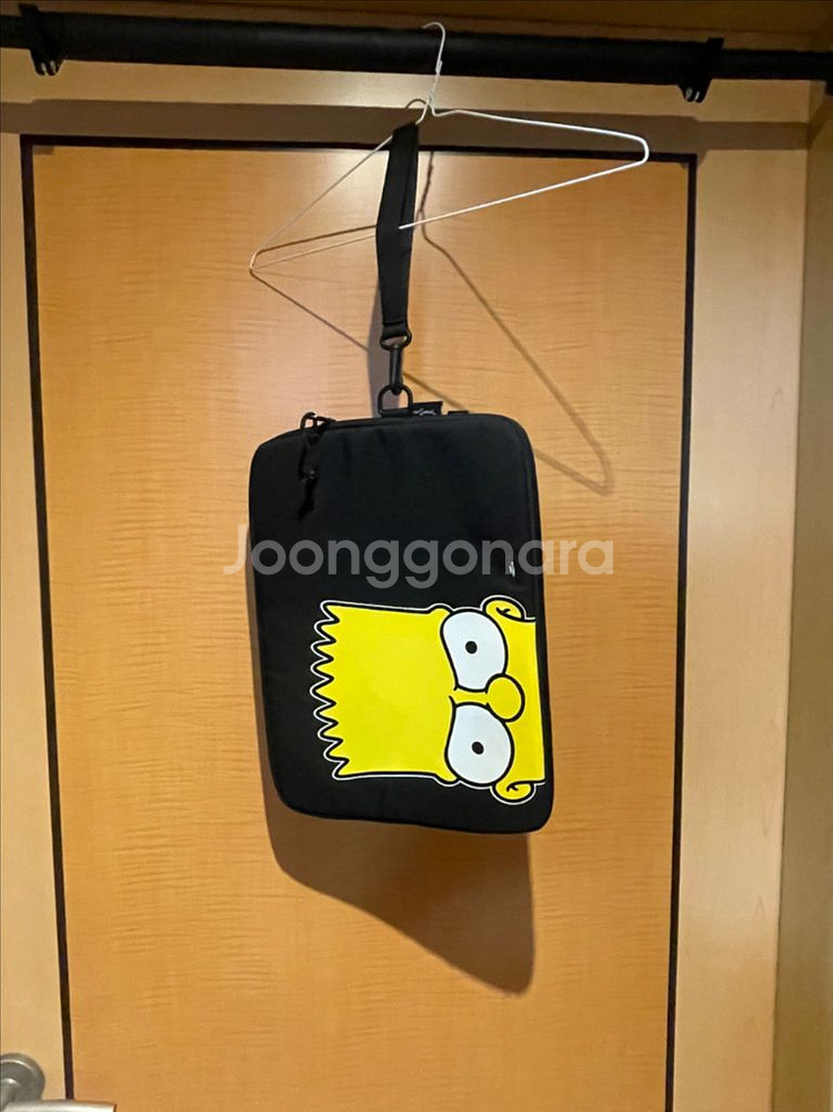 (새상품) EASTPAK 심슨 노트북 파우치--1