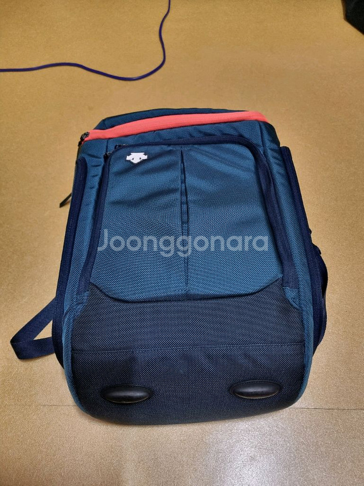 정품 데상트 백팩 팝니다--7