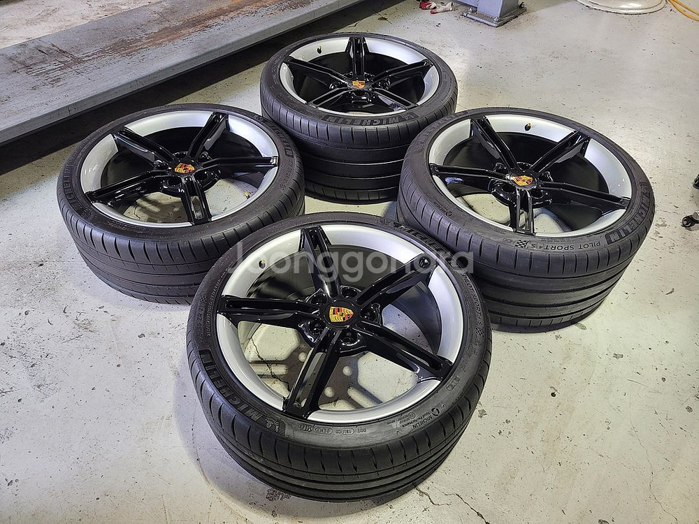 포르쉐 타이칸 터보S 미션E 21인치 순정품휠타이어--0