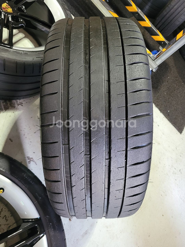 포르쉐 타이칸 터보S 미션E 21인치 순정품휠타이어--4